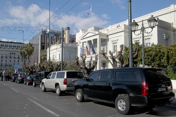 Τεθωρακισμένα και πράκτορες γέμισε η Αθήνα για τον Κέρι - Τι κουβέντιασε με τον Τσίπρα