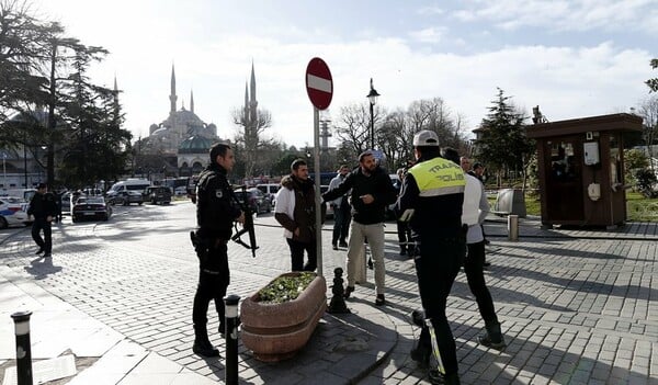 Σε συναγερμό η Κωνσταντινούπολη - Οι πρώτες εικόνες από το μακελειό στην Τουρκία