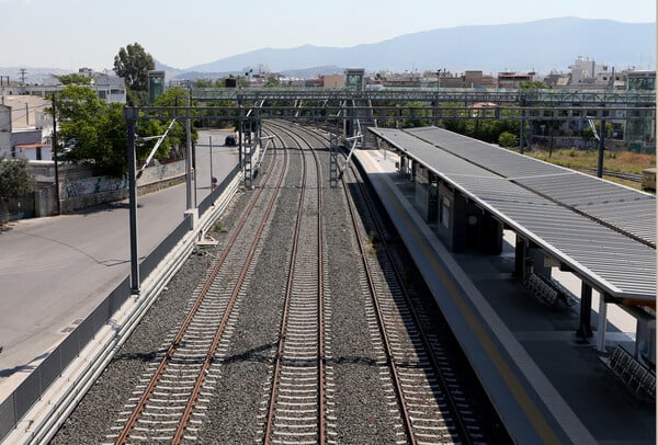 Φωτογραφίες από την Αθήνα της απεργίας - Κλειστή βρήκαν την Ακρόπολη οι τουρίστες