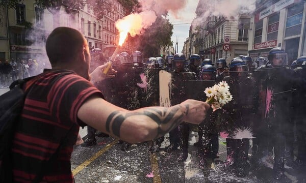 Πεδίο μάχης ξανά το Παρίσι - Βία και συγκρούσεις της αστυνομίας με διαδηλωτές κατά της μεταρρύθμισης