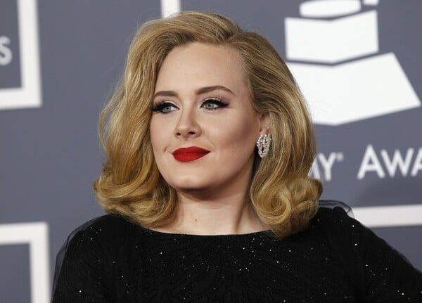 "H Adele ετοιμάζεται να αποσυρθεί για πέντε χρόνια για να μεγαλώσει τον γιο της"