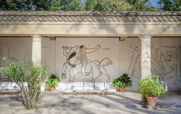 Για πρώτη φορά το κάστρο στη Γαλλία με τις τοιχογραφίες του Πικάσο διατίθεται προς πώληση