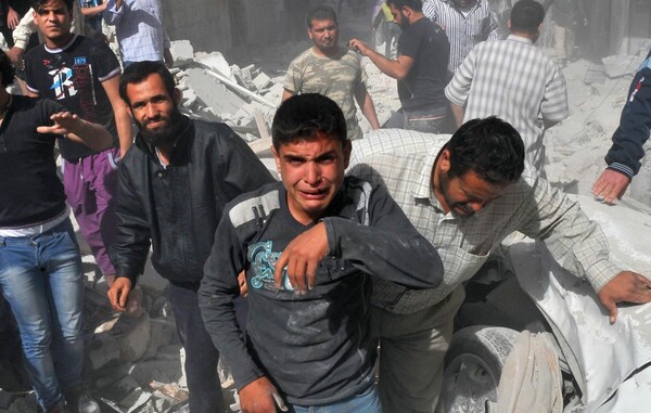 29 άμαχοι νεκροί σήμερα σε βομβαρδισμούς στη Συρία