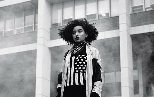 Η ηθοποιός Amandla Stenberg του Hunger Games εξομολογείται πως είναι bisexual με ένα βίντεο