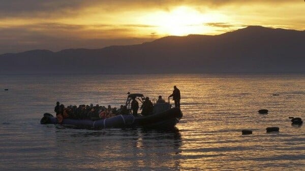 Διάσωση 29 προσφύγων σε ακυβέρνητη λέμβο δυτικά της Λευκάδας