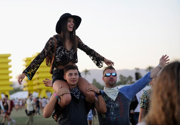 Τα κορίτσια του Coachella - Street style από το μεγάλο φεστιβάλ μουσικής που μόλις ξεκίνησε