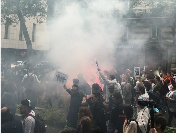 Συγκρούσεις στο Παρίσι-Χημικά και σπασμένες βιτρίνες