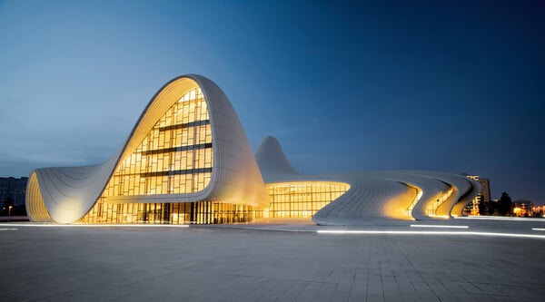 12 εμβληματικά έργα της Zaha Hadid