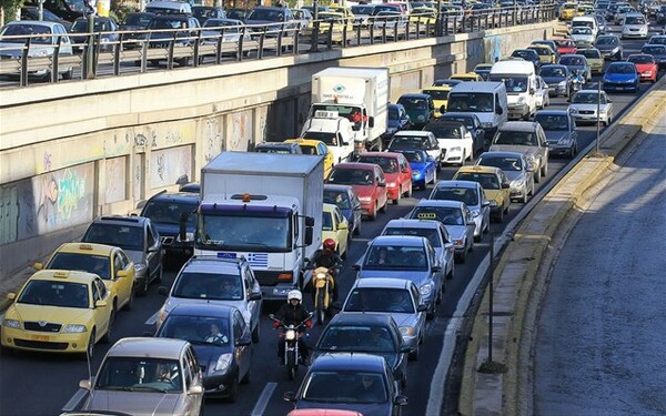 Tρία τροχαία το πρωί στον Κηφισό