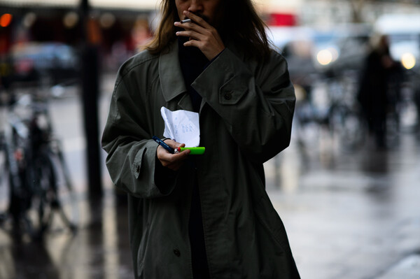 Street style στο χειμωνιάτικο Λονδίνο - Αγόρια και άντρες δίνουν μαθήματα στιλ και εντυπωσιασμού