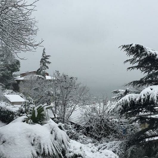 Στα λευκά ξύπνησε η Κωνσταντινούπολη