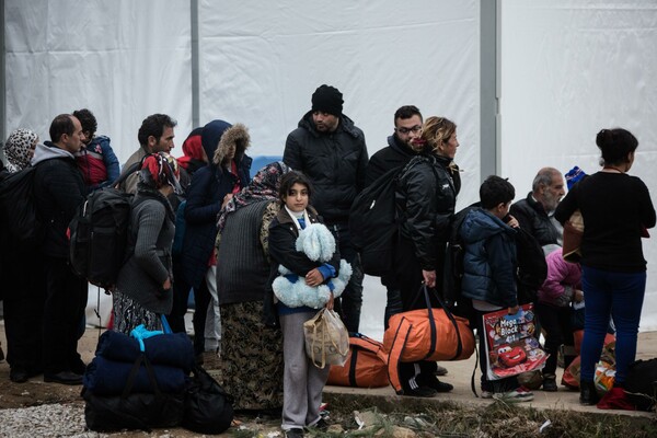 Πάνω από 1.800 πρόσφυγες αναμένονται από τη Λέσβο