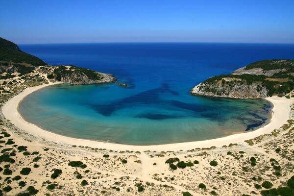 Οι 17 ωραιότερες παραλίες της Ελλάδας, στην καρδιά του χειμώνα