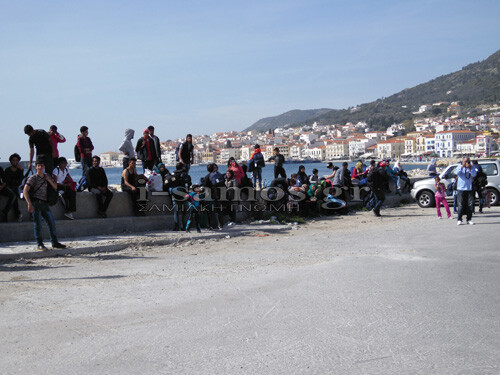 Ξεσηκώθηκαν οι πρόσφυγες στη Σάμο- Πάνω από 500 άτομα αποχώρησαν από το hotspot