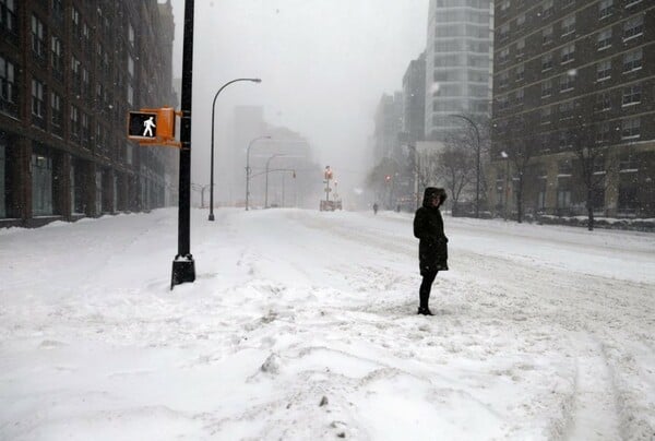 Snowzilla: H επόμενη μέρα στην παγωμένη Νέα Υόρκη