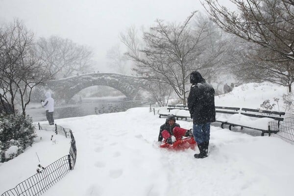 Snowzilla: H επόμενη μέρα στην παγωμένη Νέα Υόρκη