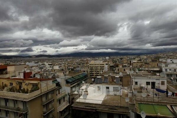 Βροχές και καταιγίδες σήμερα