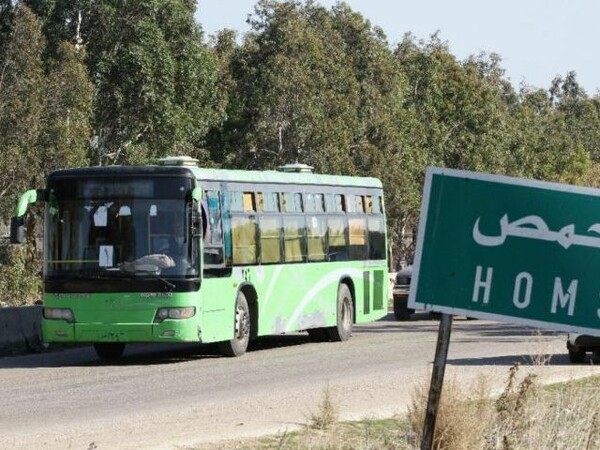 Συρία: Δεκάδες νεκροί από διπλή επίθεση στη Χομς