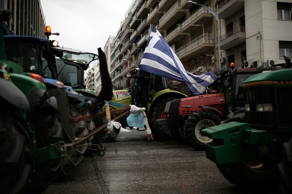 Μπλόκο στο κέντρο της Θεσσαλονίκης από τους αγρότες