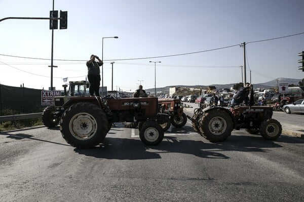 Νέοι αποκλεισμοί από τους αγρότες σήμερα