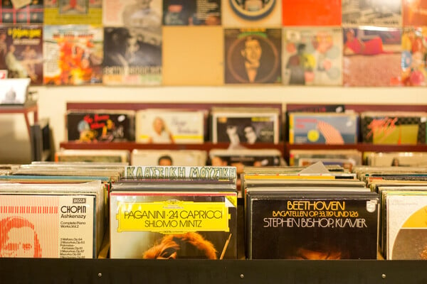 Η γιορτή του βινυλίου στην Record Store Day είναι μία γιορτή της μουσικής