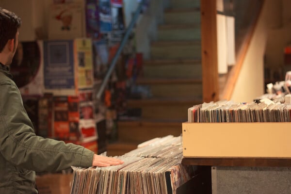 Η γιορτή του βινυλίου στην Record Store Day είναι μία γιορτή της μουσικής