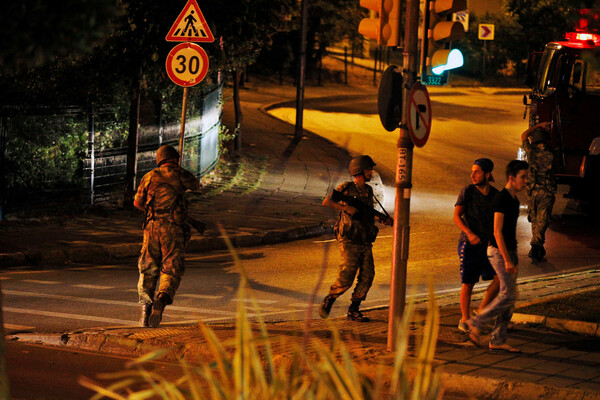 20 φωτογραφίες από την μεγάλη νύχτα της Τουρκίας