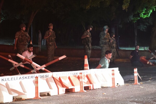 20 φωτογραφίες από την μεγάλη νύχτα της Τουρκίας