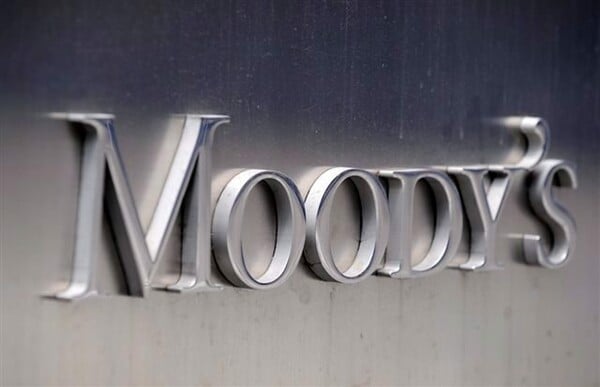 Η Moody's αναβάθμισε τις προοπτικές των ελληνικών τραπεζών