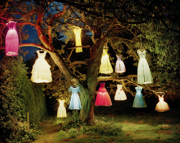 Στον περίεργο, μαγικό κόσμο του Tim Walker