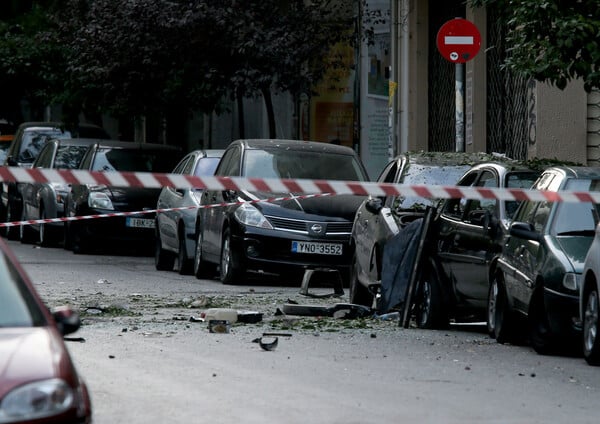 Τι ψάχνει η ΕΛ.ΑΣ για την βόμβα στα Εξάρχεια - Ποιος ήταν τελικά ο στόχος;