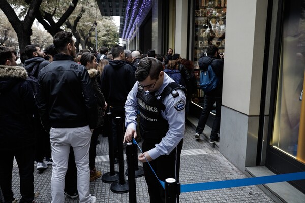 Το «Black Friday» στην Αθήνα και τη Θεσσαλονίκη - ΦΩΤΟΓΡΑΦΙΕΣ