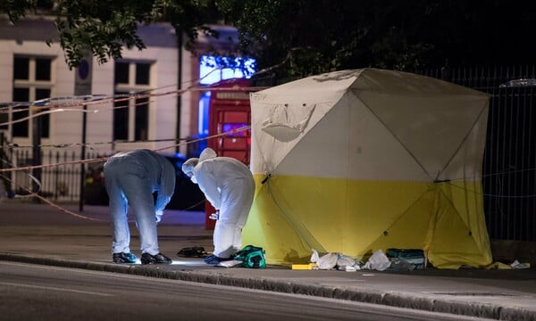 Ένοπλη επίθεση στο Λονδίνο - Μια γυναίκα νεκρή και πέντε τραυματίες