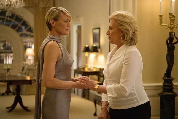 Claire Underwood: Το αληθινό παρασκήνιο της fiction γκαρνταρόμπας της