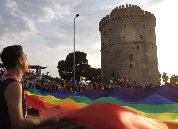 40 φωτογραφίες απ' το πολύχρωμο Pride της Θεσσαλονίκης