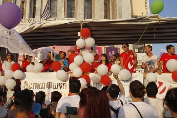 40 φωτογραφίες απ' το πολύχρωμο Pride της Θεσσαλονίκης