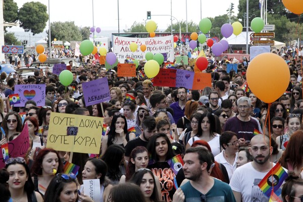 40 φωτογραφίες απ' το πολύχρωμο Pride της Θεσσαλονίκης