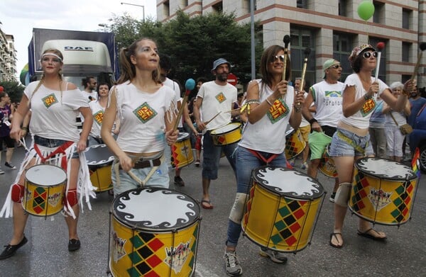 40 φωτογραφίες απ' το πολύχρωμο Pride της Θεσσαλονίκης