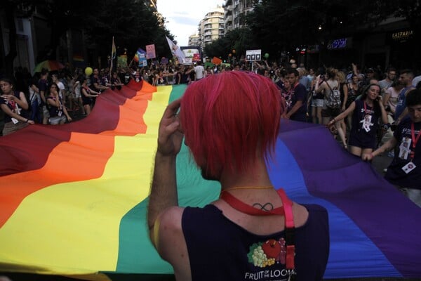 40 φωτογραφίες απ' το πολύχρωμο Pride της Θεσσαλονίκης