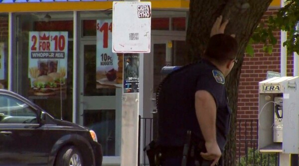 ΗΠΑ: Ένοπλος εισέβαλε σε κατάστημα Burger King και κρατά ομήρους