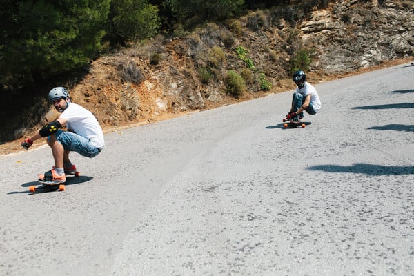 Freebord: Στροφές 360° πάνω σε έξι ρόδες