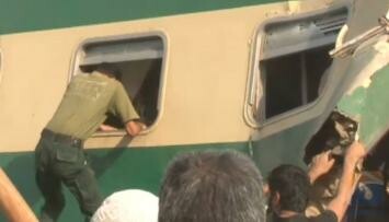 Πακιστάν: Τουλάχιστον 21 νεκροί και 45 τραυματίες, από σύγκρουση τρένων
