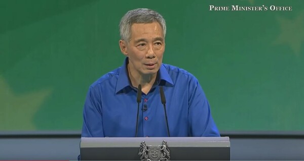 «Κατέρρευσε» κατά τη διάρκεια ομιλίας του ο πρωθυπουργός της Σιγκαπούρης (βίντεο)