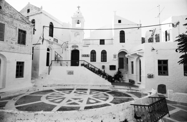 Δυό ταξίδια στη Νίσυρο. Το 1982 και τώρα.