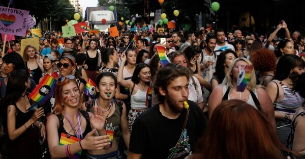 40 φωτογραφίες απ' το πολύχρωμο Pride της Θεσσαλονίκης