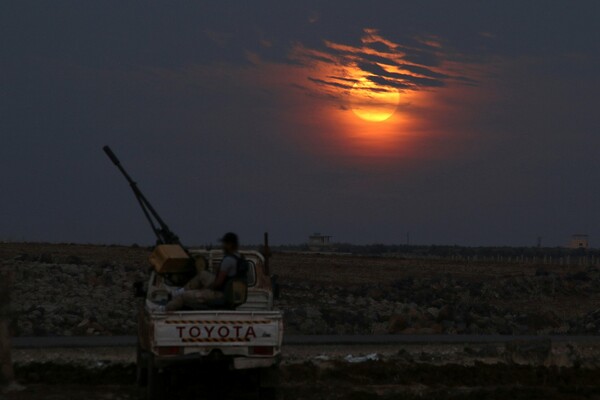 Supermoon: Η μεγαλύτερη Πανσέληνος των τελευταίων 70 ετών φωτίζει τον πλανήτη