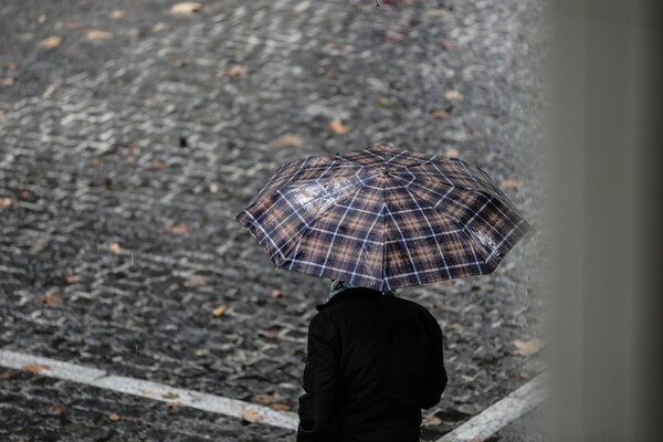 Βροχές, καταιγίδες και ισχυροί νοτιάδες