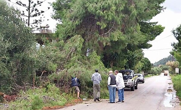 Ζάκυνθος: Πρωινός ανεμοστρόβιλος προκάλεσε ζημιές σε ολόκληρο το νησί