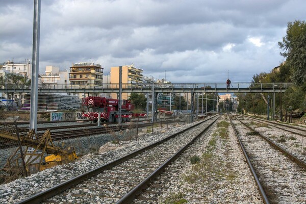 O Σταθμός Λαρίσης του Νίκου Καρακαλπάκη (κάποτε) θυμίζει ταινία του Δαλιανίδη