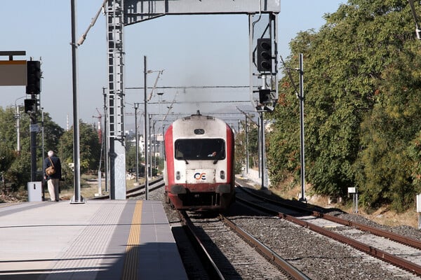 Χωρίς τρένα και προαστιακό από την Τρίτη έως και την Πέμπτη